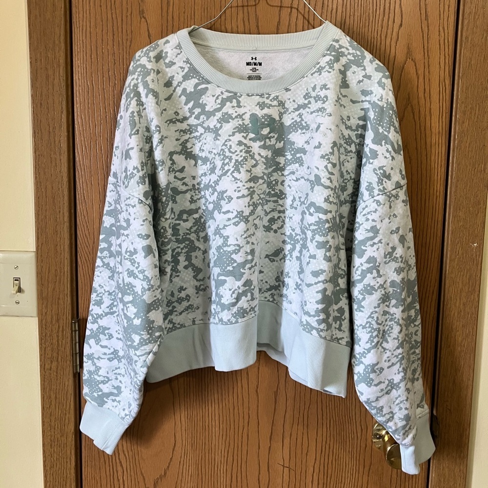 Under Armour Blue and White Camouflage Sweatshirt Crewneck Like New